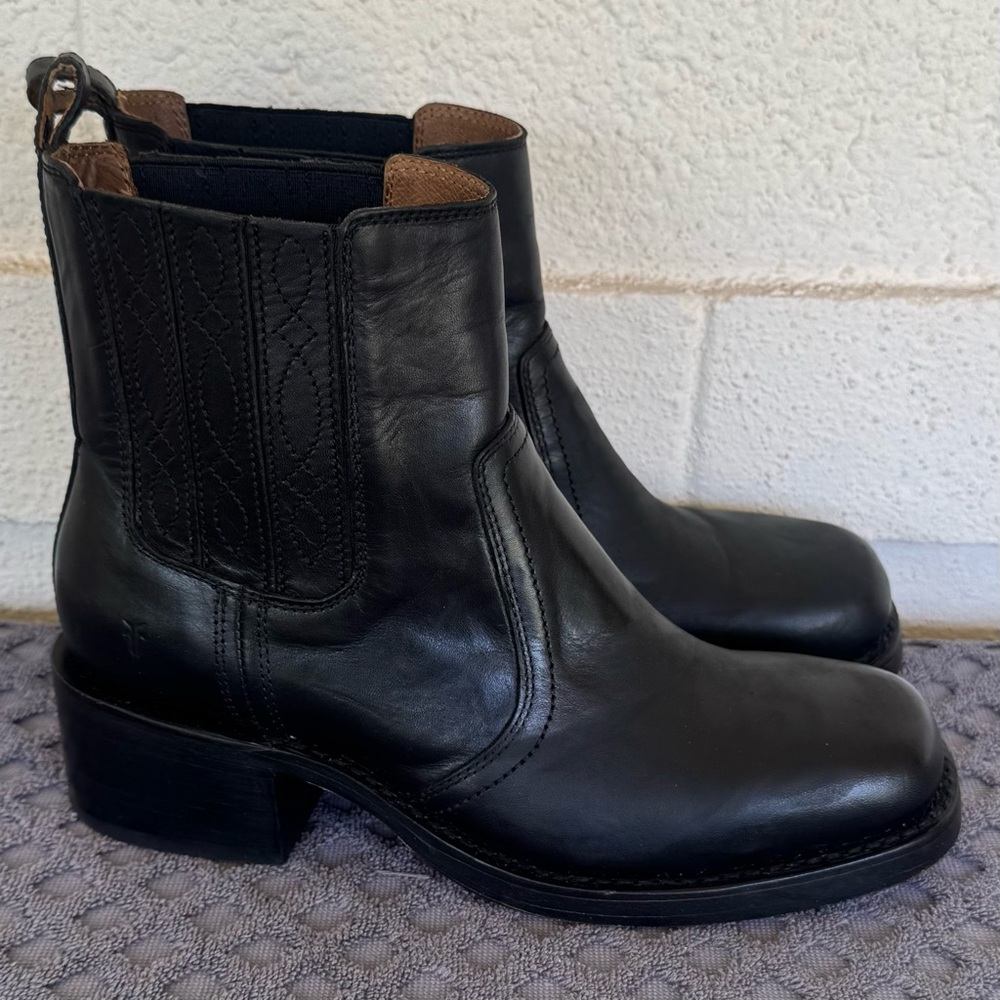 Frye Campus Chelsea  Women boots Black Leather Size 8.5
